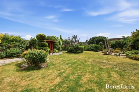 3 bedroom detached house for sale, High Fields, Dunmow, CM6