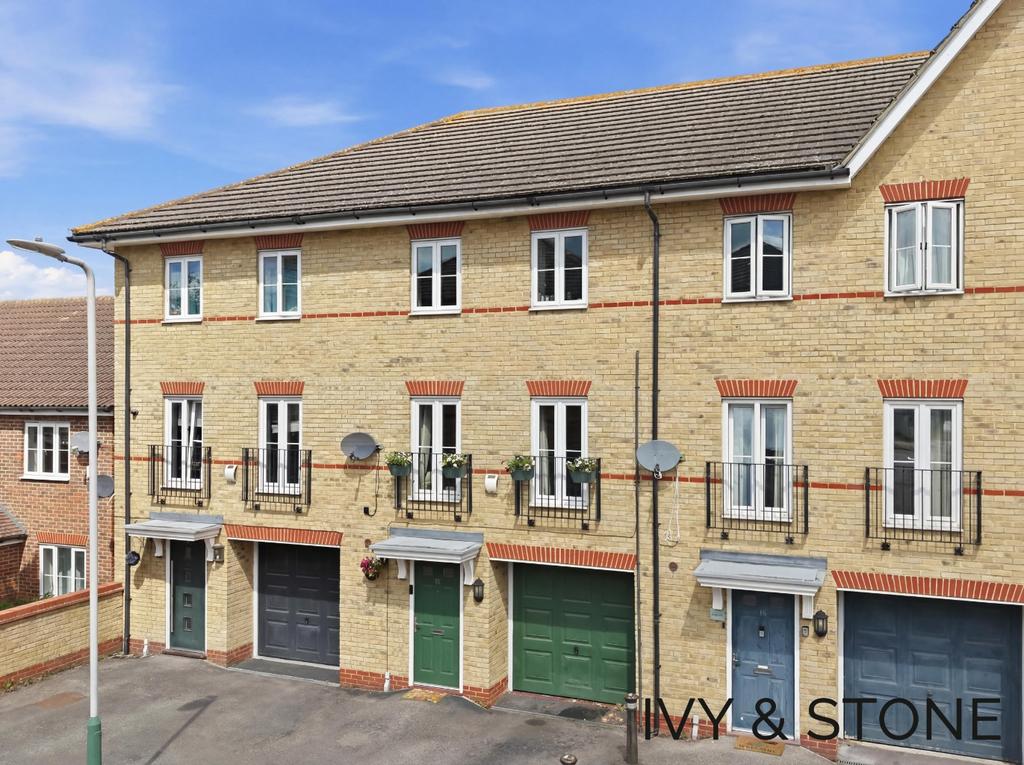 Detached house exterior, garage