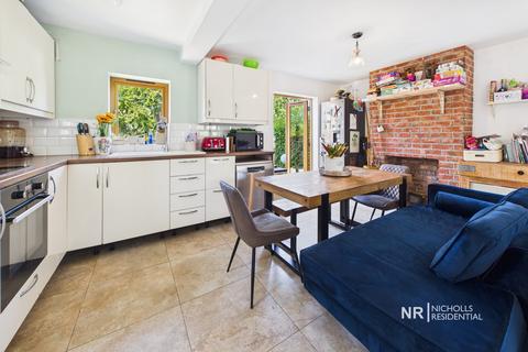 4 bedroom semi-detached house for sale, West Ewell KT19