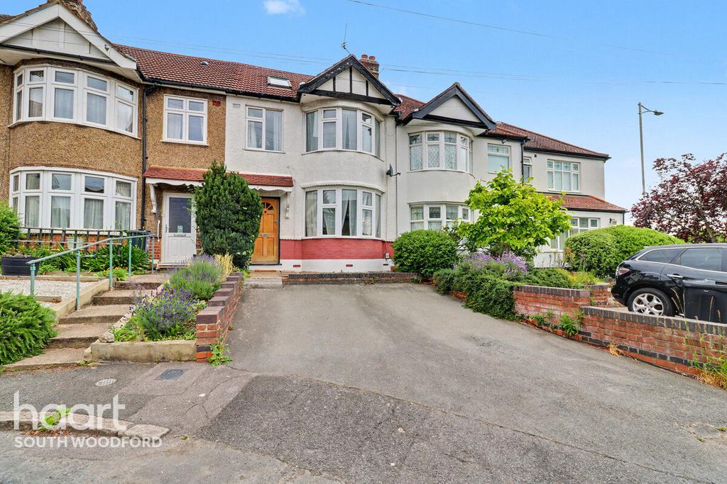 Detached house exterior, driveway
