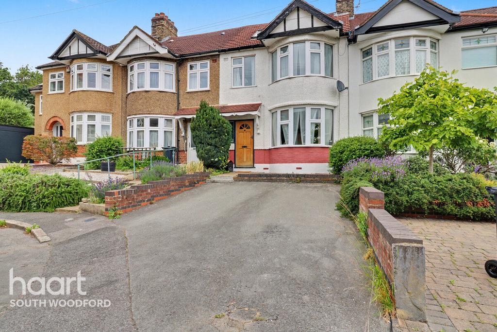 Detached house exterior, driveway