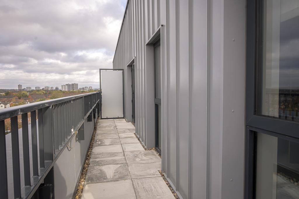 at Merchants Wharf, Manchester 6.5% Rental Yields | Strong Income Investment, Merchants Wharf, Manchester – 6.5% Rental Yields M5 - View 5