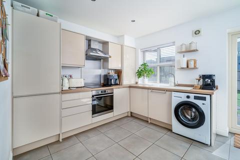 3 bedroom semi-detached house for sale, Wakefield Road, Drighlington