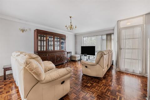 3 bedroom detached house for sale, Carshalton Road, Sutton