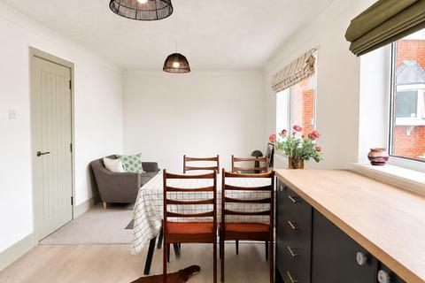 1 bedroom maisonette to rent, Eastcott Hill, Swindon SN1
