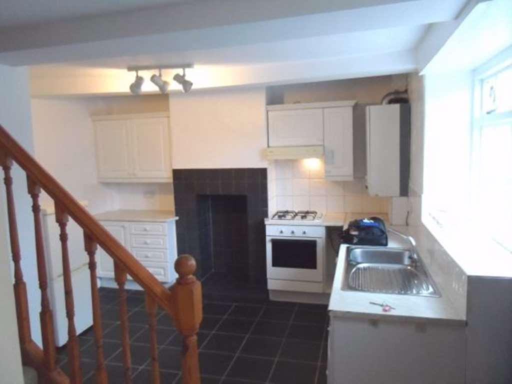 House in Leeds, West Yorkshire - View 2