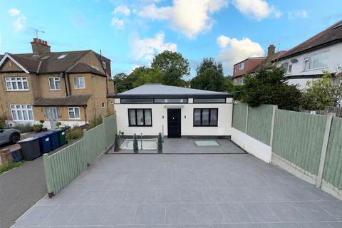 3 bedroom detached house for sale, Downhurst Avenue, London, NW7