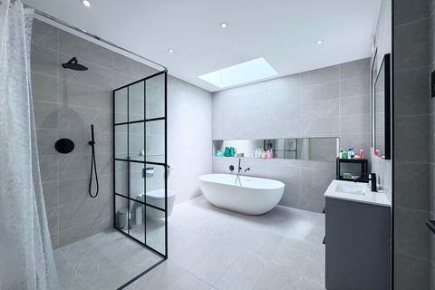 3 bedroom detached house for sale, Downhurst Avenue, London, NW7