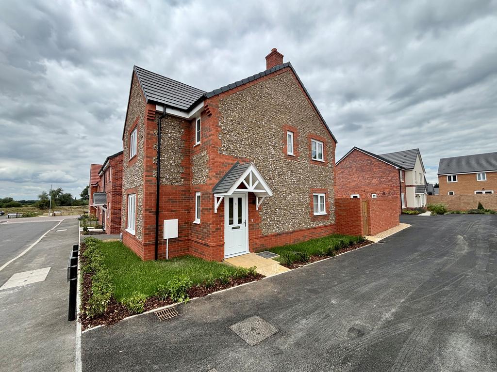 3 bedroom detached house to rent