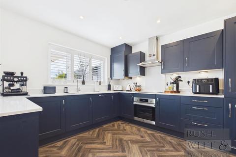4 bedroom detached house for sale, Nightingale Place, Battle