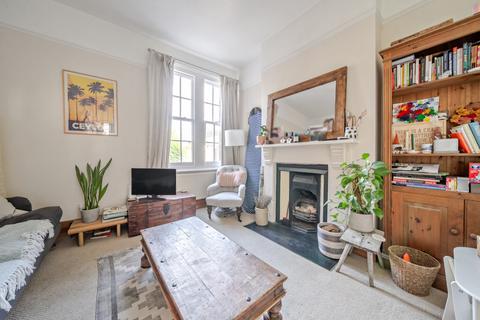 Newton Avenue, Acton, London, W3