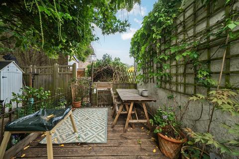 3 bedroom maisonette for sale, Newton Avenue, Acton, London, W3