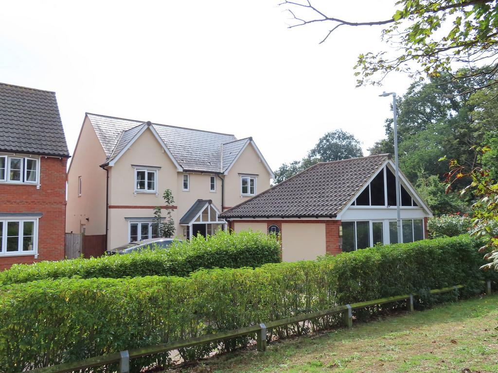 4 bedroom detached house to rent
