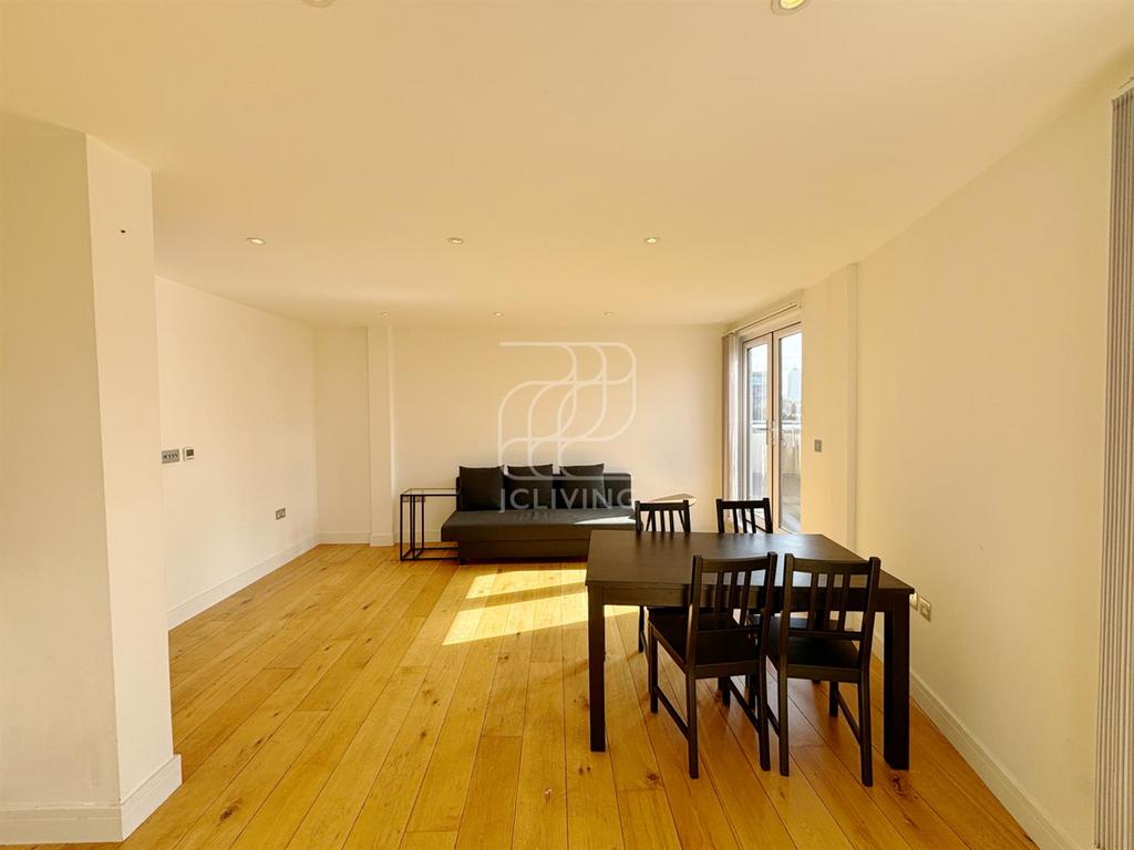 501 Gateway House 24 Cavell Street - View 3