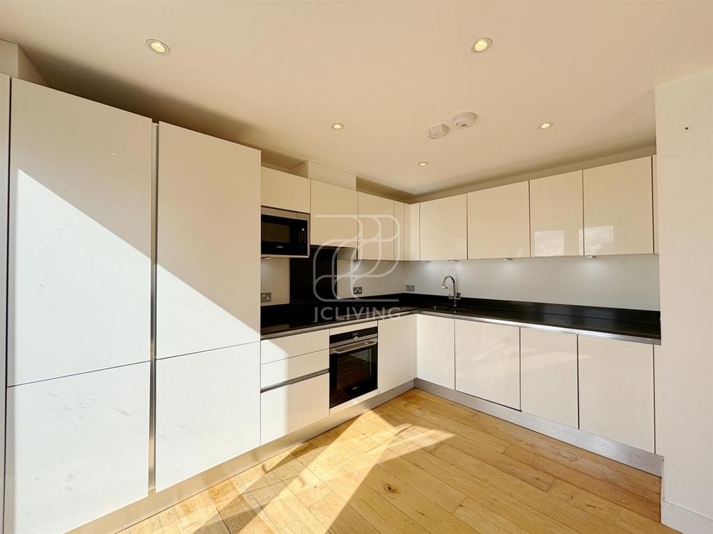 501 Gateway House 24 Cavell Street - View 4