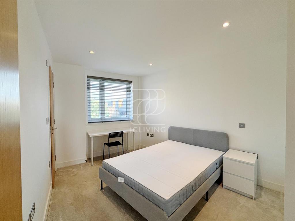 501 Gateway House 24 Cavell Street - View 6