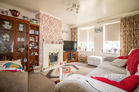 2 bedroom flat for sale, Fern Close, Thurnby, LE7