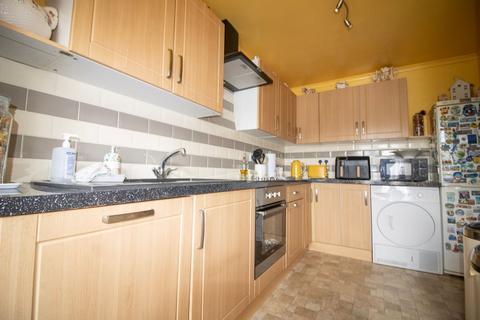 2 bedroom flat for sale, Fern Close, Thurnby, LE7