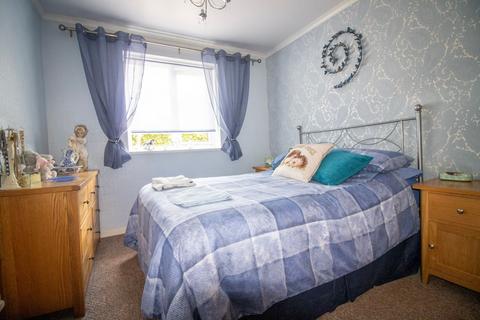 2 bedroom flat for sale, Fern Close, Thurnby, LE7