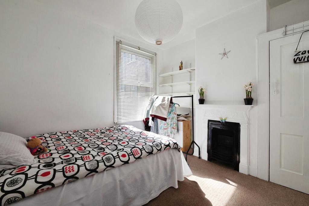 Bedroom, fireplace