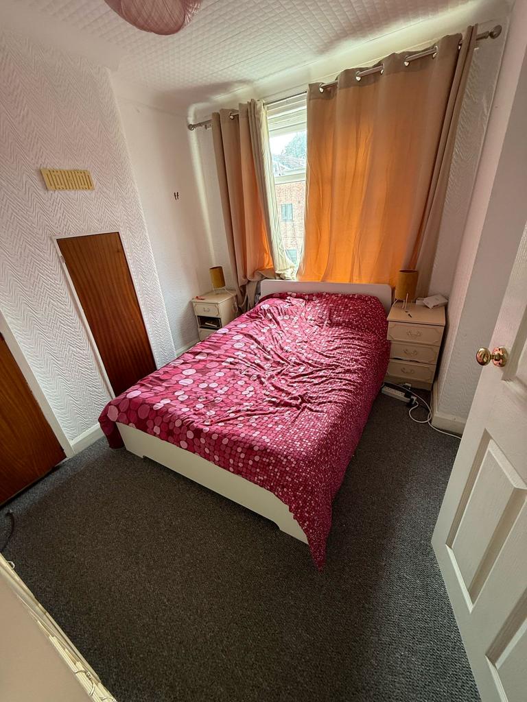 House in Trafford, Greater Manchester - More