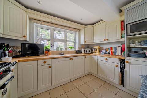 3 bedroom detached house for sale, Broadwell Road, Wrecclesham, Farnham, GU10