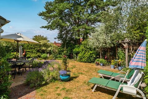 3 bedroom detached house for sale, Broadwell Road, Wrecclesham, Farnham, GU10