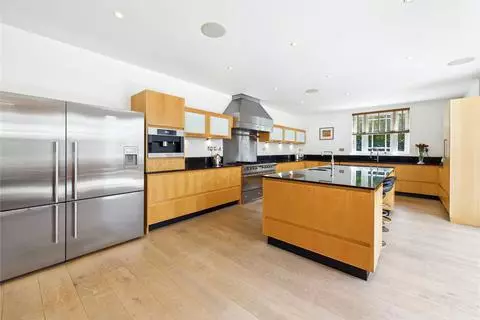 7 bedroom detached house for sale – pohled 3