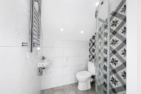 Studio to rent, Keats Way, West Drayton