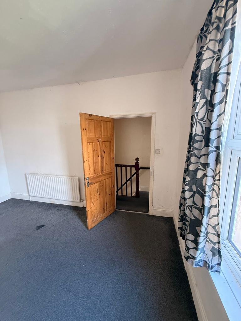4 bedroom terraced house to rent