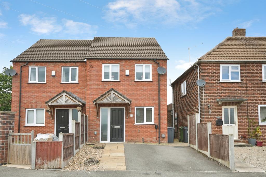 2 bedroom semi-detached house for sale