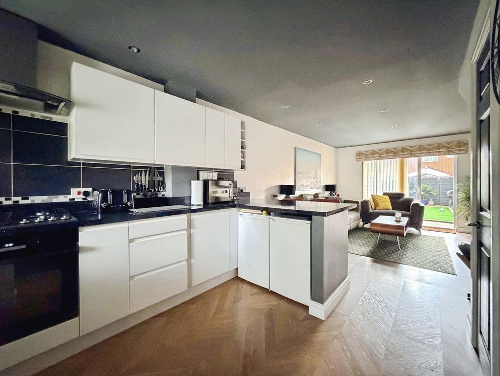 House in Southampton - View 4