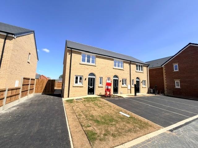 2 bedroom semi-detached house to rent