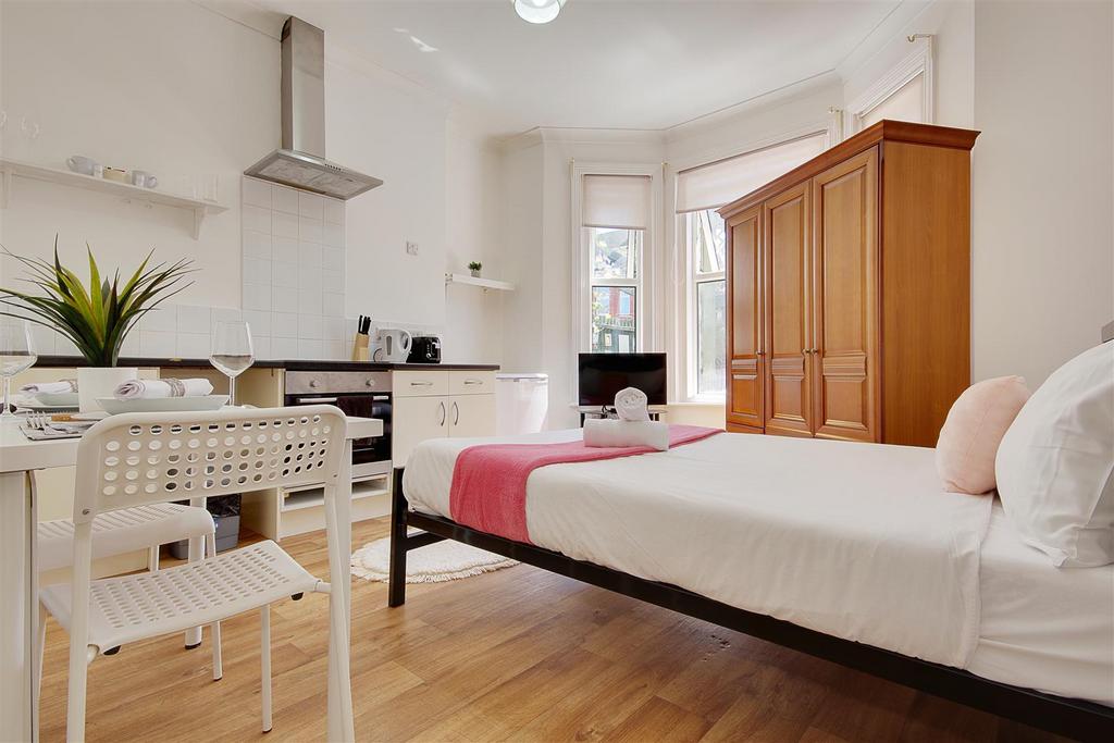 Apartment in Bournemouth - View 2