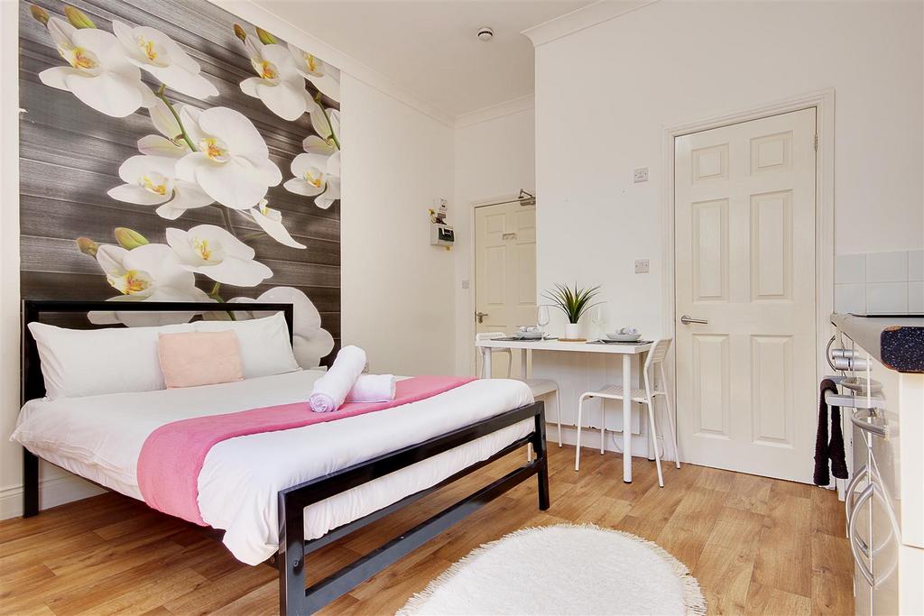 Apartment in Bournemouth - View 5