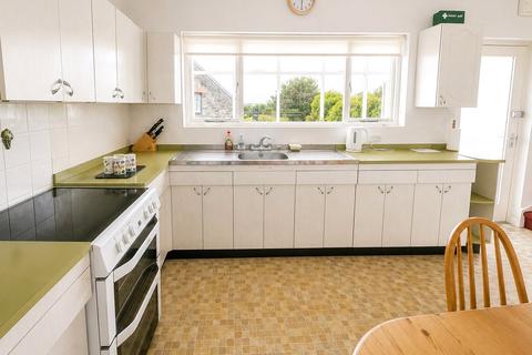 2 bedroom flat for sale, Nun Street, Dyfed SA62