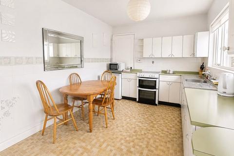 2 bedroom flat for sale, Nun Street, Haverfordwest, Dyfed, SA62