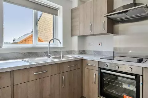 3 bedroom detached house to rent - View 4