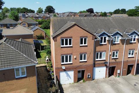 5 bedroom townhouse for sale, Turton Drive, Arnold, Nottingham