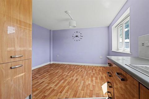 5 bedroom townhouse for sale, Turton Drive, Arnold, Nottingham