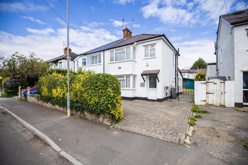 3 bedroom semi-detached house for sale