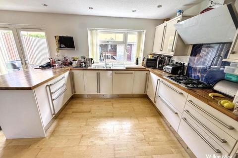 undefined, Dovetons Drive, Taunton TA4