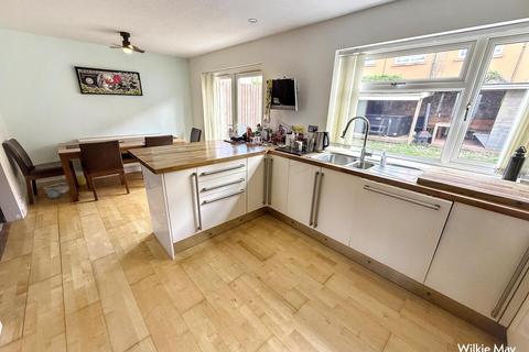 undefined, Dovetons Drive, Taunton TA4