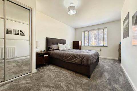 2 bedroom apartment for sale, Chancellor Drive, Camberley GU16