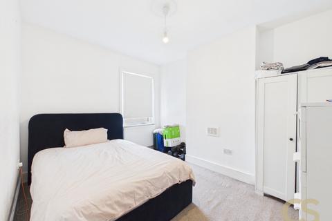 2 bedroom maisonette for sale, Turners Hill, Cheshunt, Hertfordshire, EN8 8LA