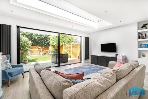 undefined, Beverley Close, London, N21