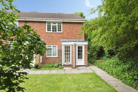 1 bedroom flat for sale, Bishops Lane, Robertsbridge, East Sussex, TN32