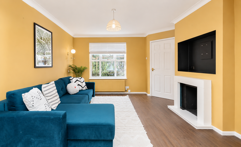 2 bedroom end of terrace house to rent