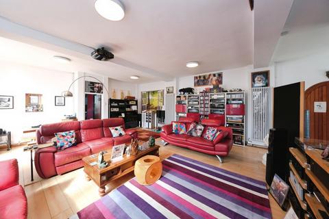 5 bedroom detached house for sale, Prest Avenue, Meden Vale, Mansfield, Nottinghamshire, NG20