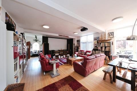 5 bedroom detached house for sale, Prest Avenue, Meden Vale, Mansfield, Nottinghamshire, NG20